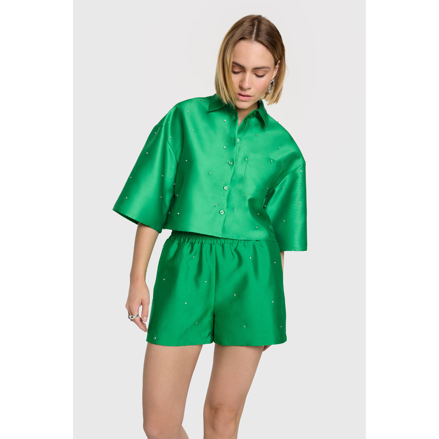 Alix the Label wide leg regular waist casual short groen