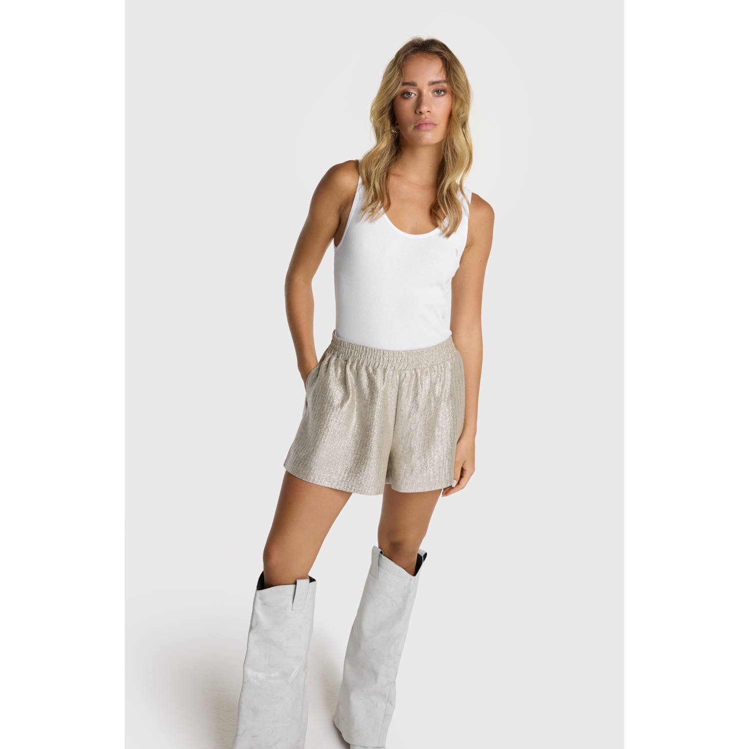 Alix the Label wide leg regular waist casual short champagne
