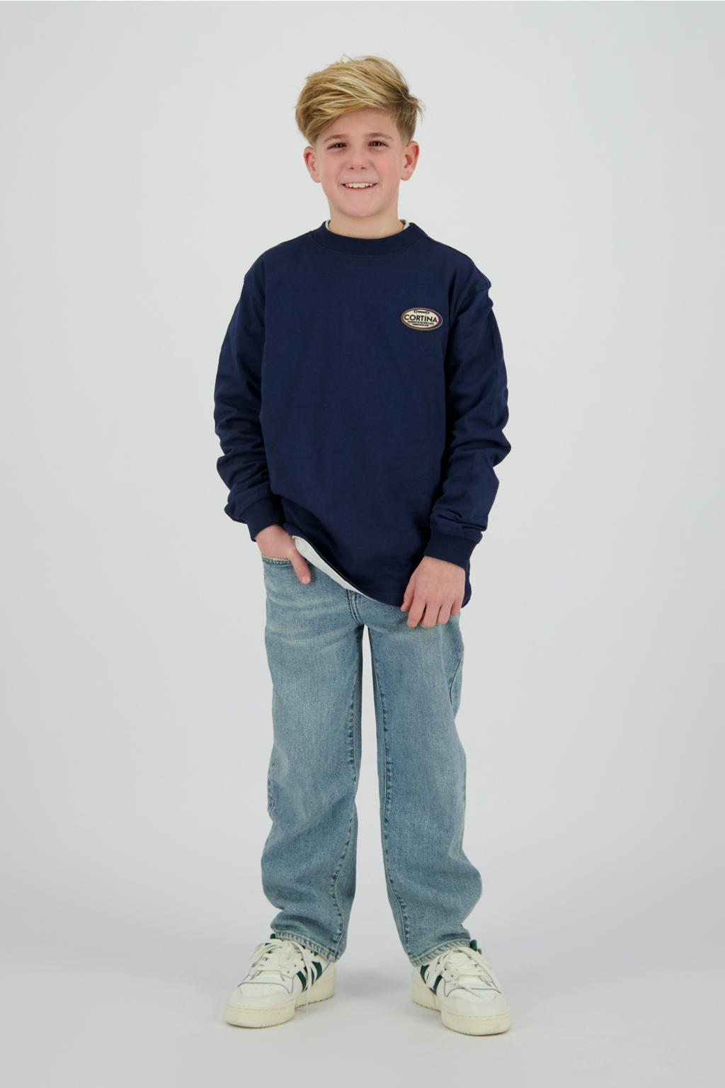 Donkerblauwe jongens Vingino longsleeve van katoen met backprint, lange mouwen, ronde hals en geribde boorden