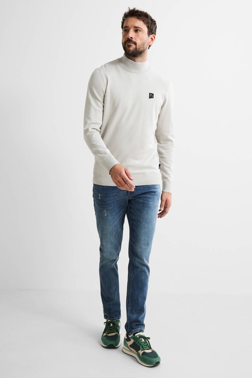 CHASIN' Crown Fin tapered jeans mid blue