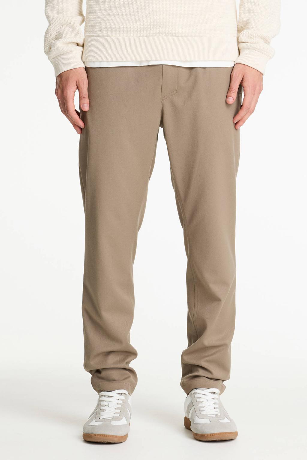 CHASIN' Stone Dual slim casual broek lichtbruin