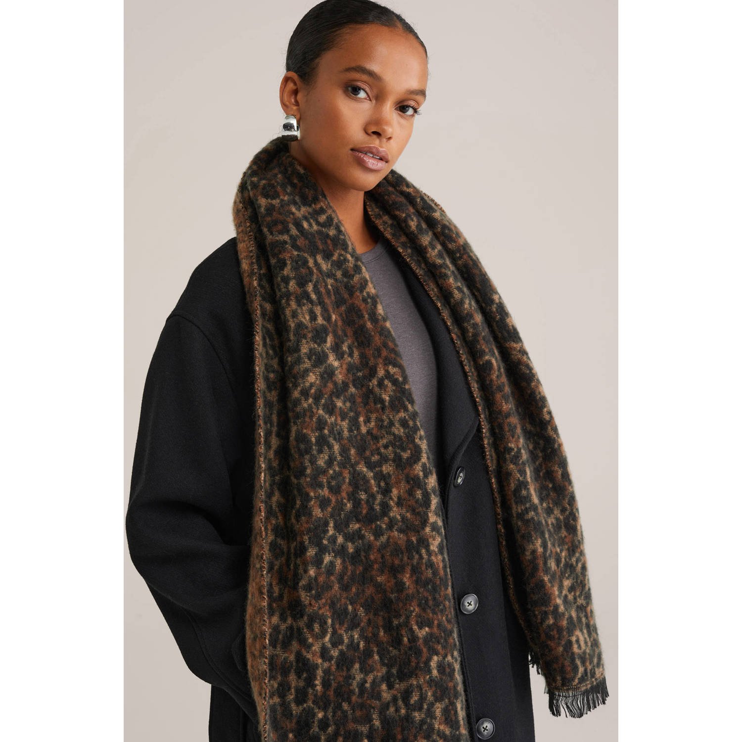 WE Fashion sjaal met panterprint donkerbruin