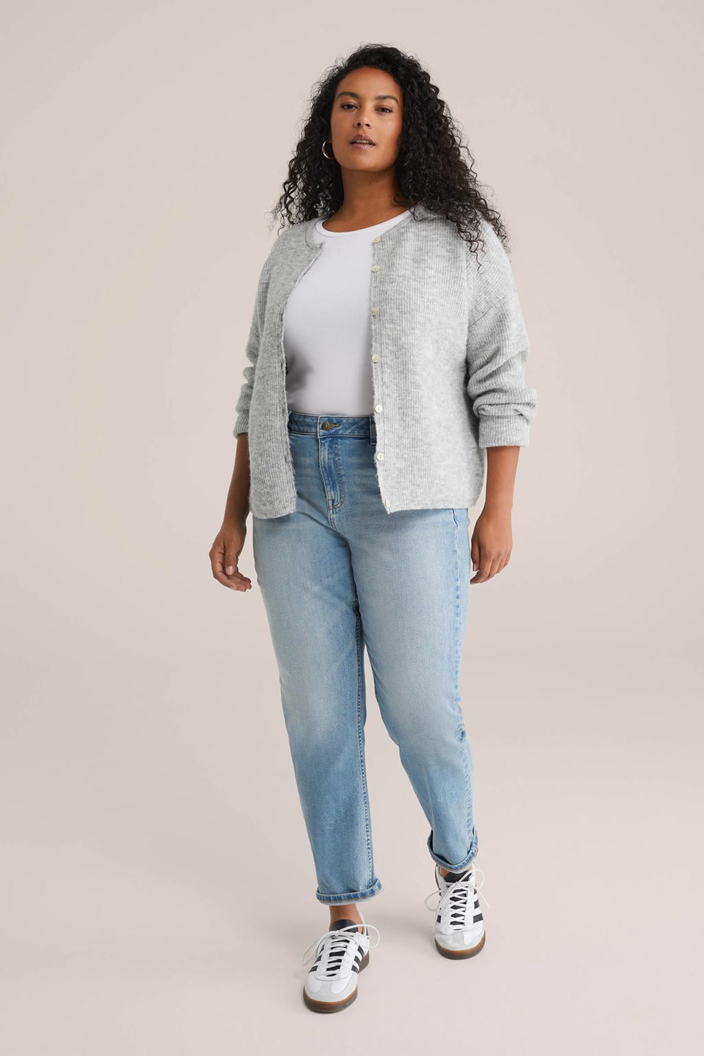 Light blue denim dames WE Fashion Curve tapered jeans van denim met regular waist, rits- en knoopsluiting en effen