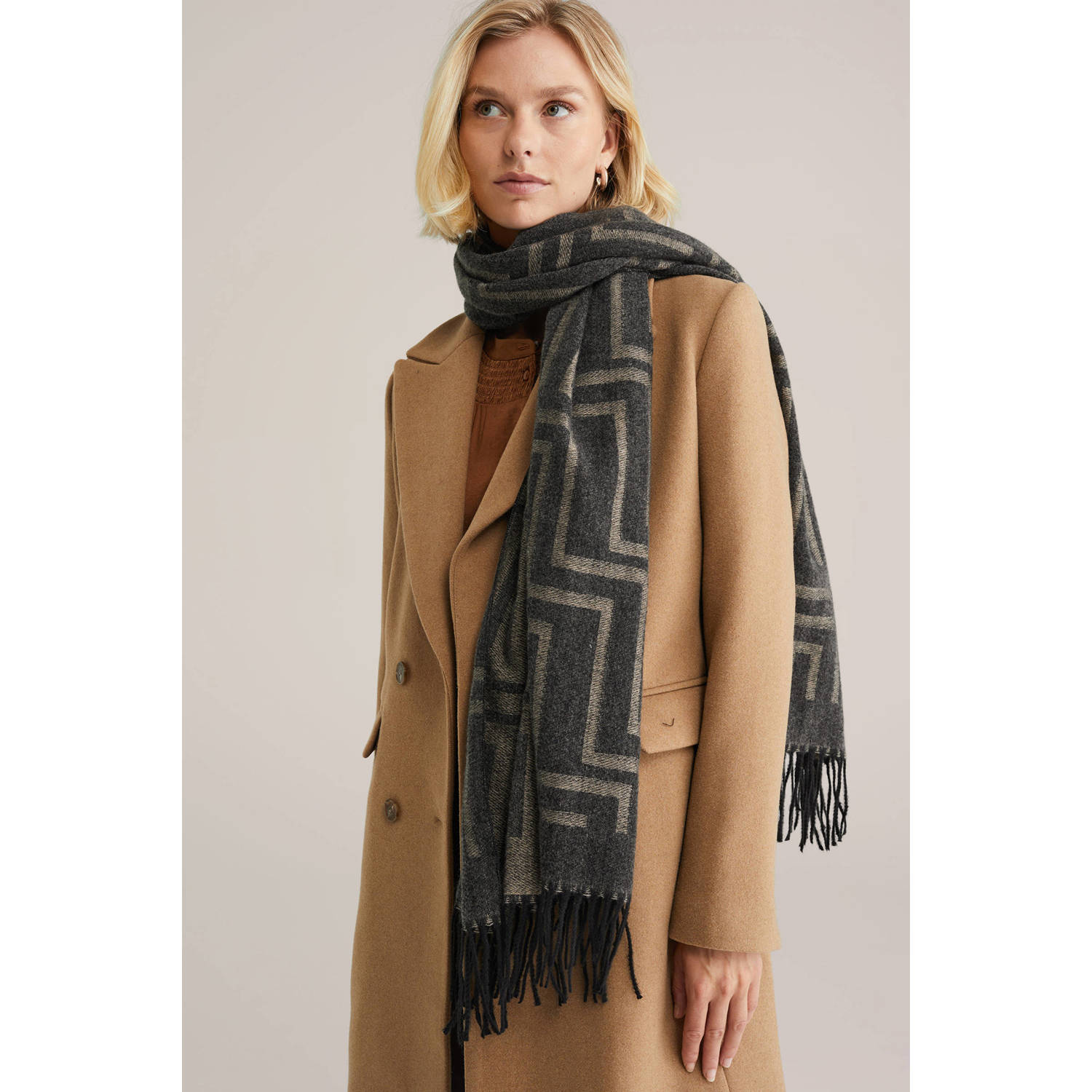 WE Fashion sjaal met franjes zwart