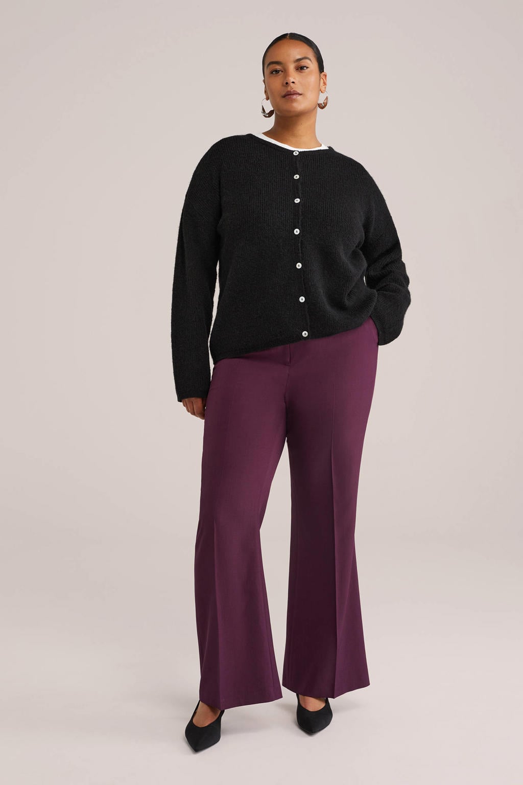 Zwarte dames WE Fashion Curve gebreid vest met effen, lange mouwen, ronde hals en knoopsluiting