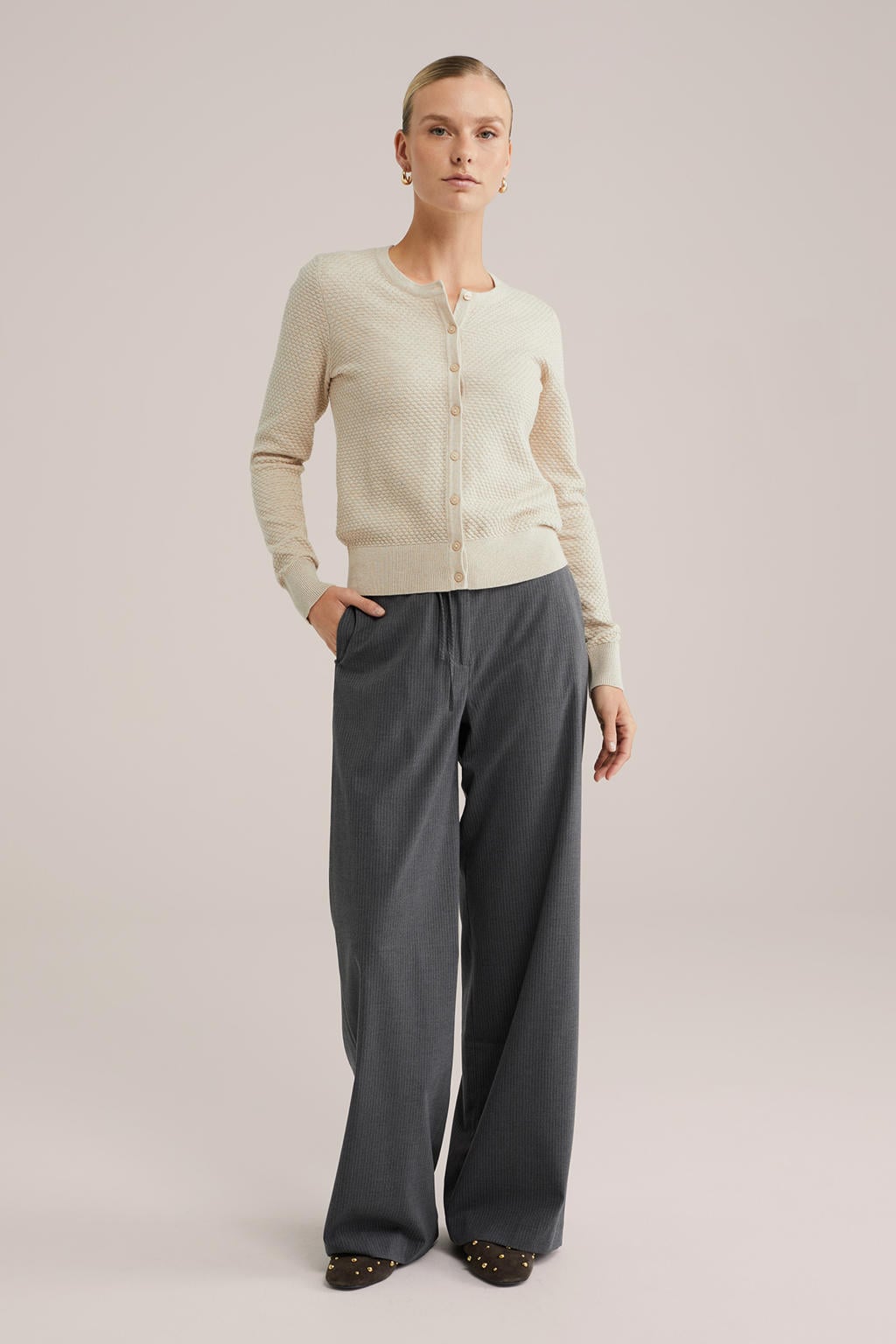 Ecru dames WE Fashion gebreid vest van katoen met effen, lange mouwen, ronde hals en knoopsluiting