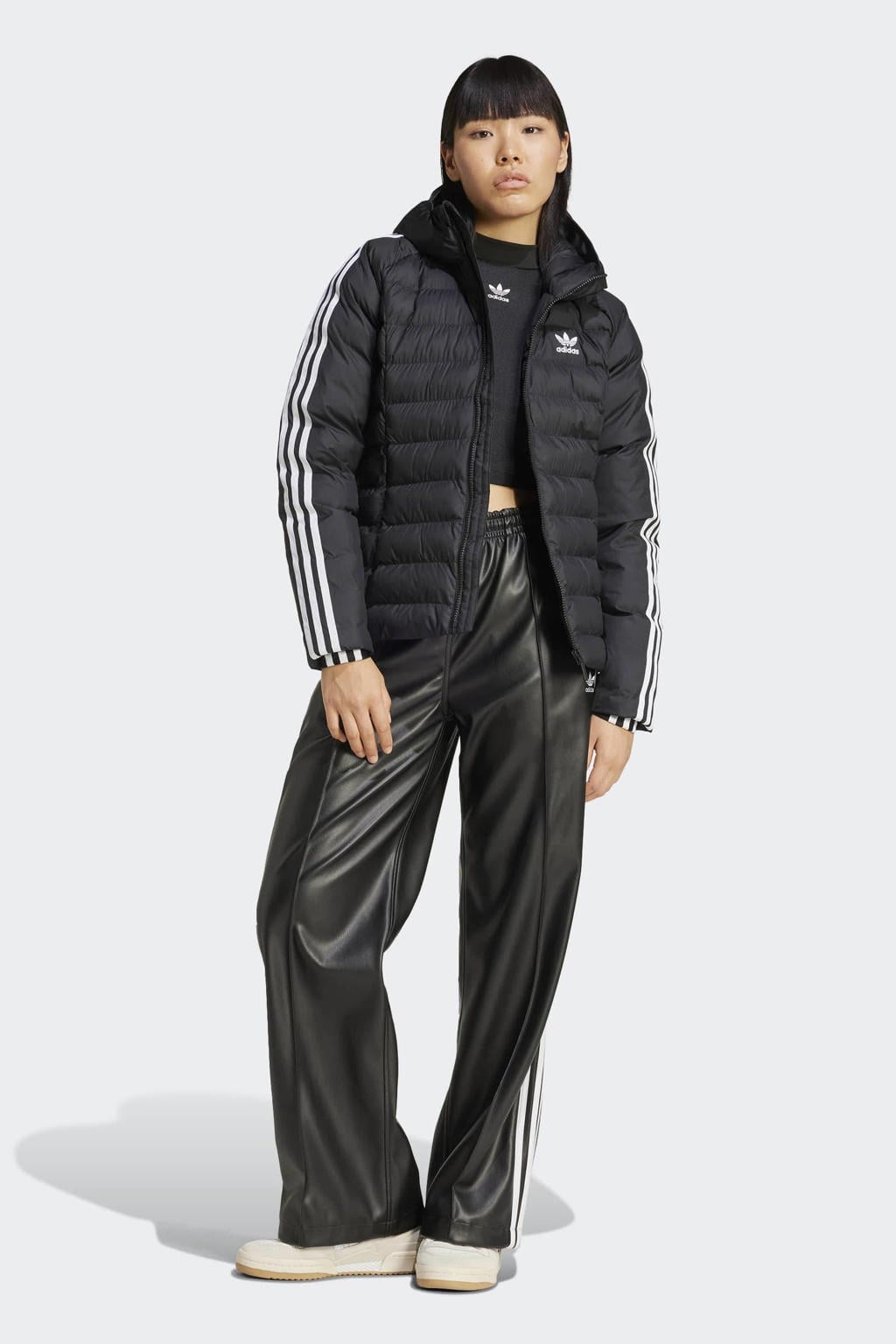 Zwarte dames adidas Originals gewatteerde jas van polyester met logo dessin, lange mouwen, capuchon en ritssluiting