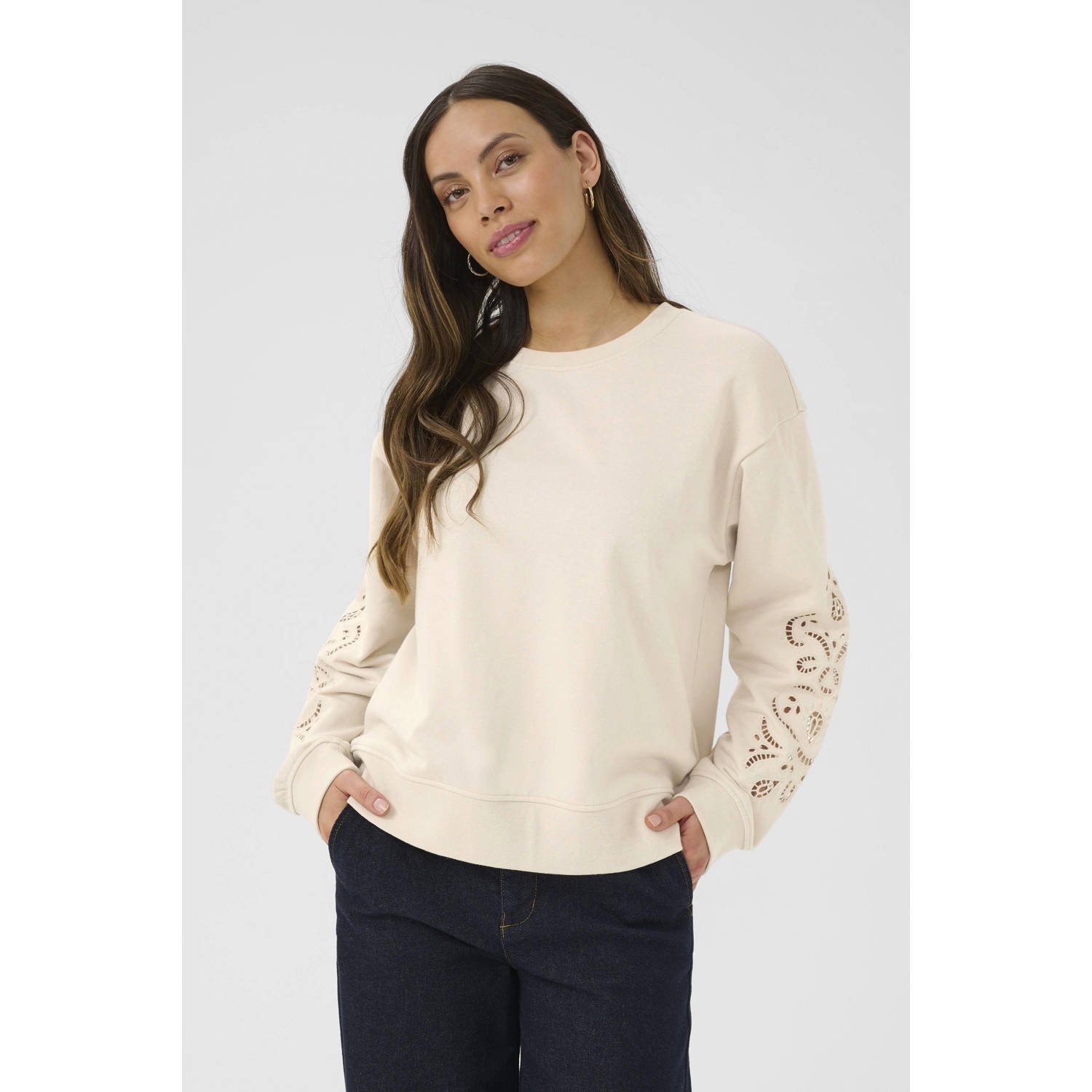 Cream sweater crème