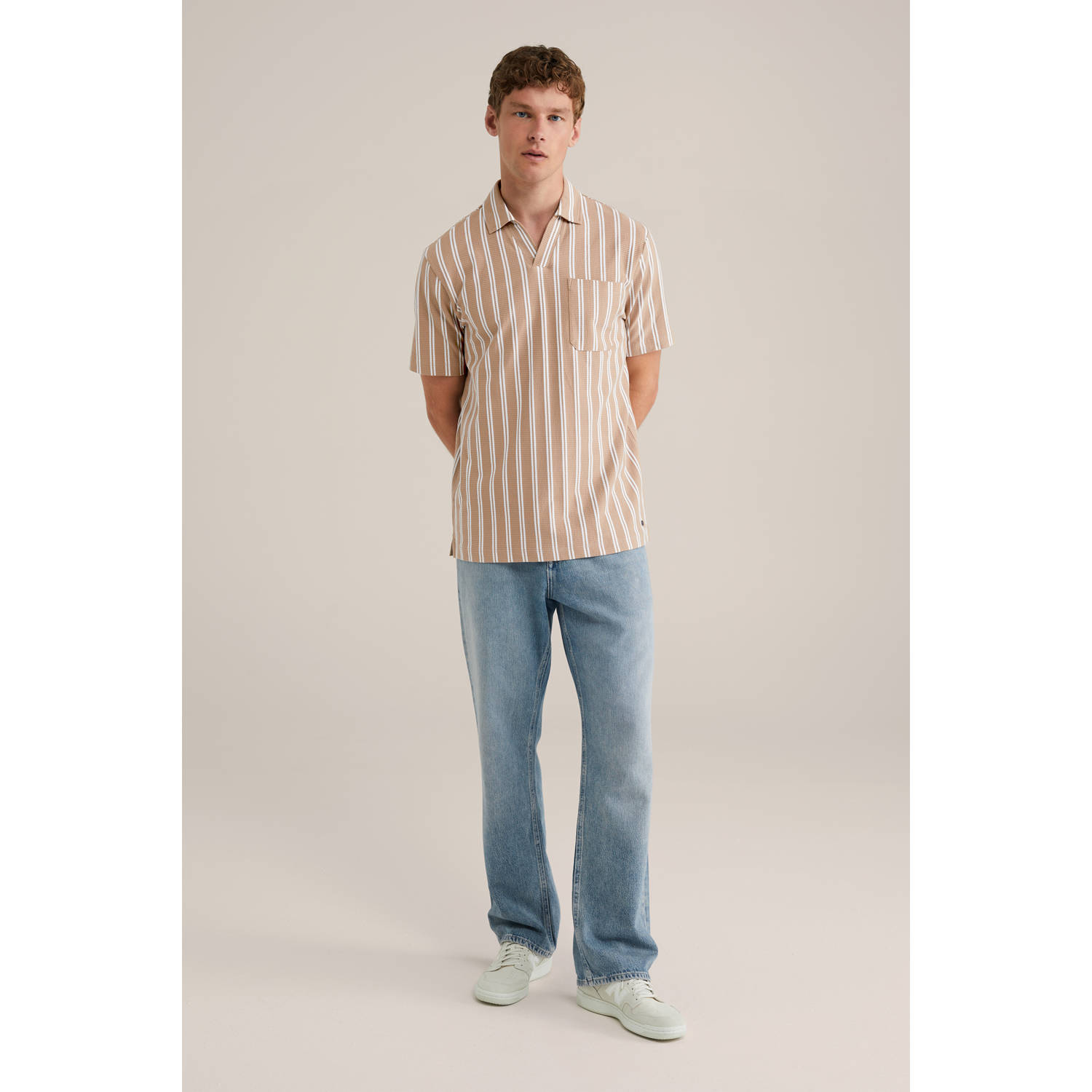 WE Fashion regular polo met textuur beige