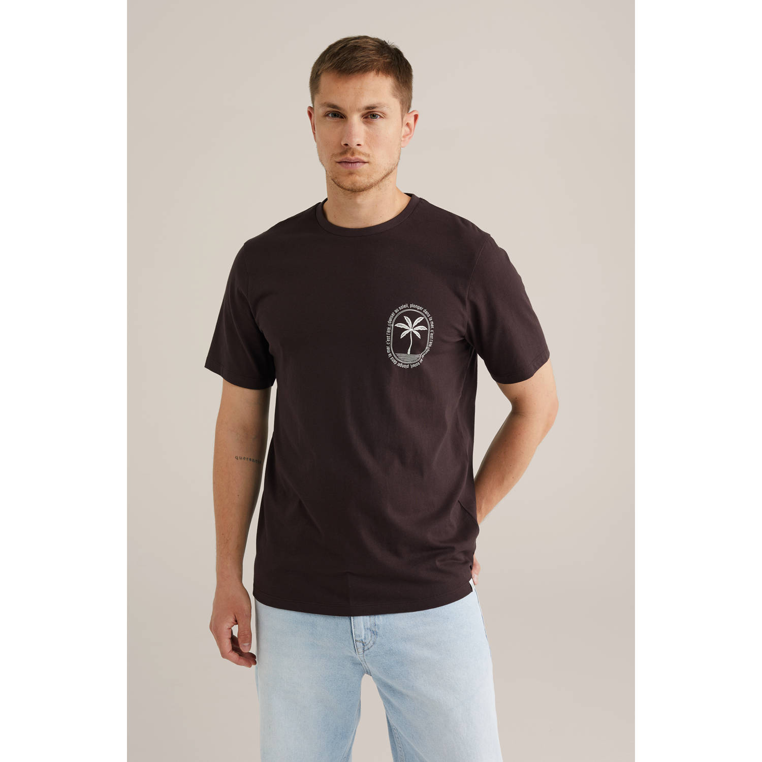 WE Fashion T-shirt donkerbruin