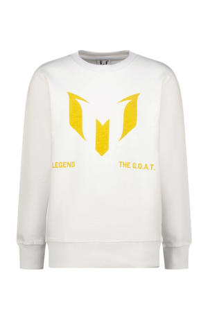 sweater wit