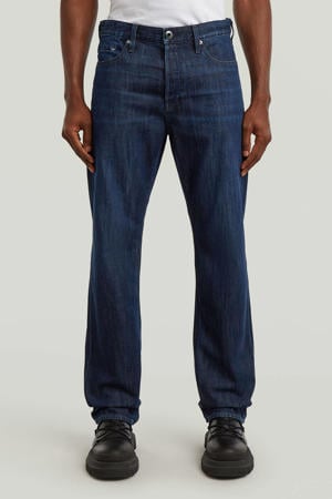 Dakota Regular straight leg jeans worn in midnight
