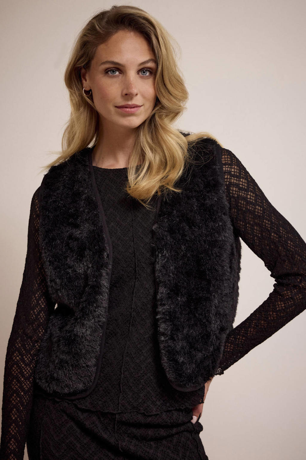 Zwarte dames Tramontana gilet van polyester met effen, openvallende hals en textuur