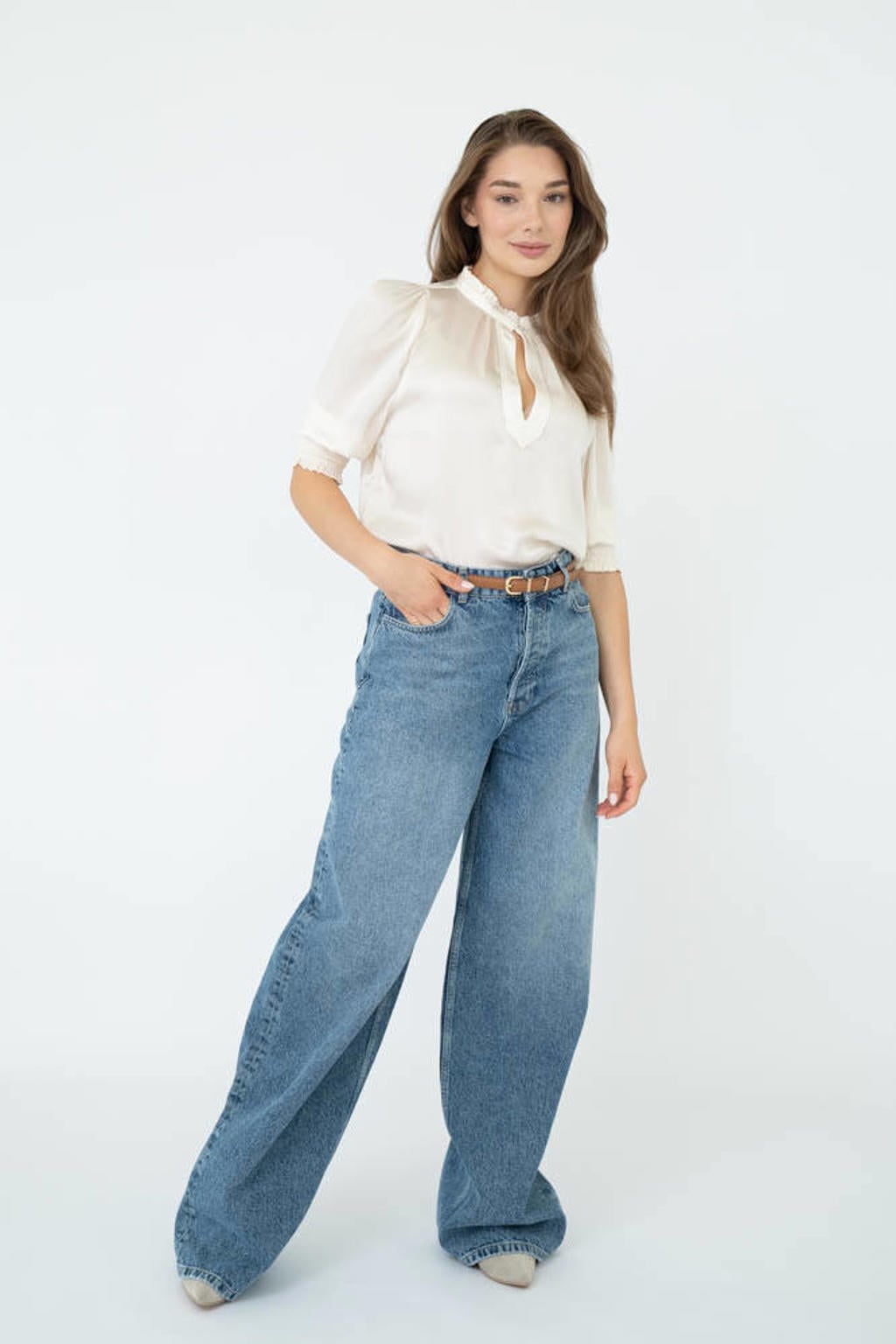 Ecru dames Est'seven zijden blousetop met driekwart mouwen, opstaande kraag en glimmend detail