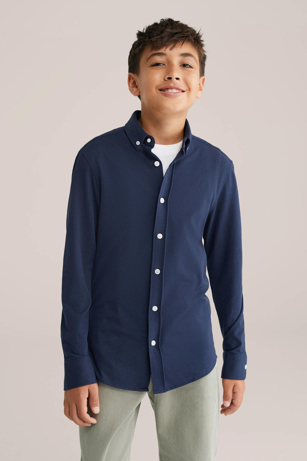 Marineblauw jongens WE Fashion overhemd van katoen met effen, lange mouwen, button down sluiting en knoopsluiting
