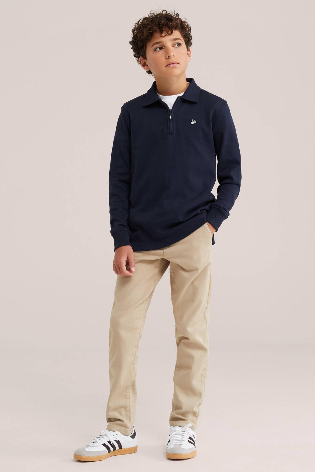 Kakikleurige jongens WE Fashion slim chino van katoen met regular waist en effen