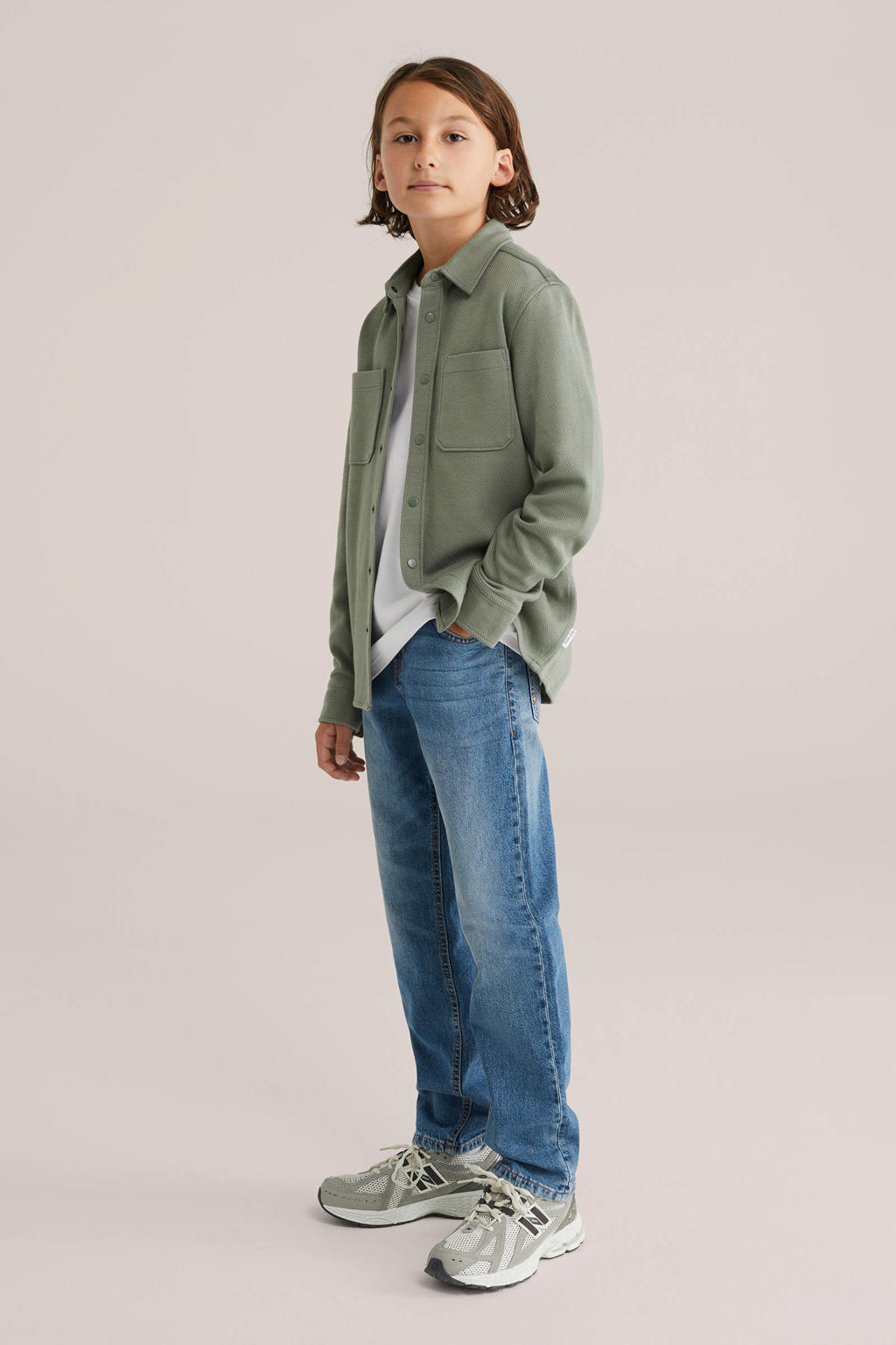 Olijfgroene jongens WE Fashion overshirt van katoen met effen, lange mouwen, klassieke kraag en drukknoopsluiting