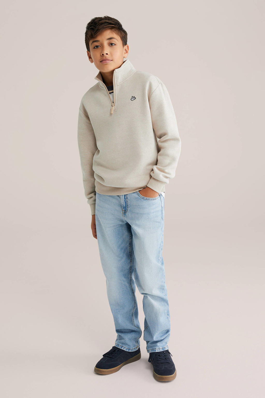 Beige jongens WE Fashion Blue Ridge sweater met effen, lange mouwen, opstaande kraag, halve rits en geribde boorden