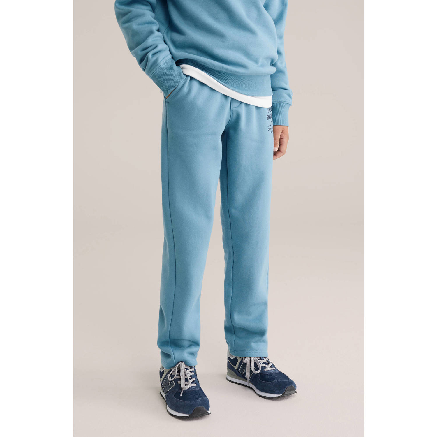 WE Fashion Blue Ridge straight sweatpant lichtblauw