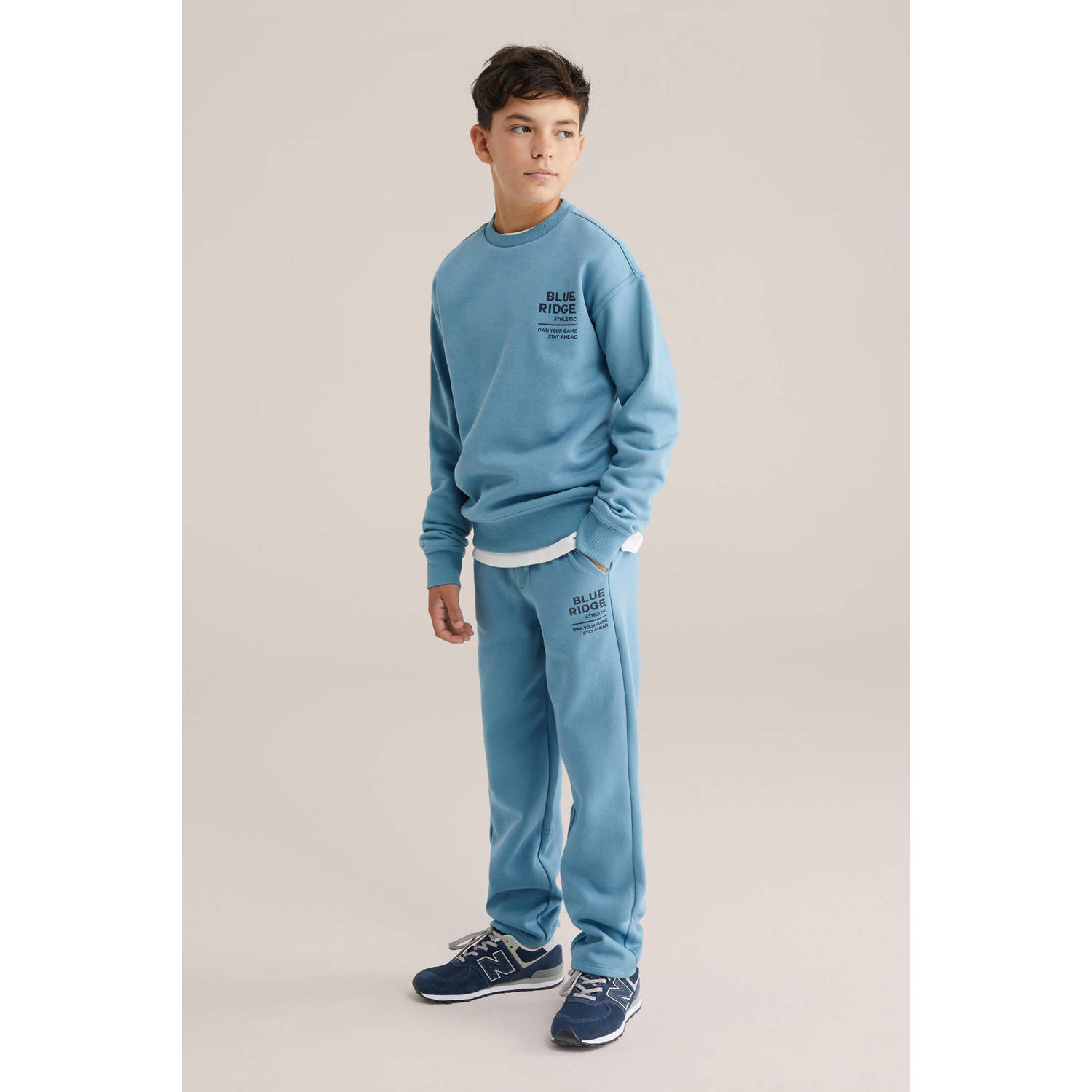 WE Fashion Blue Ridge straight sweatpant lichtblauw