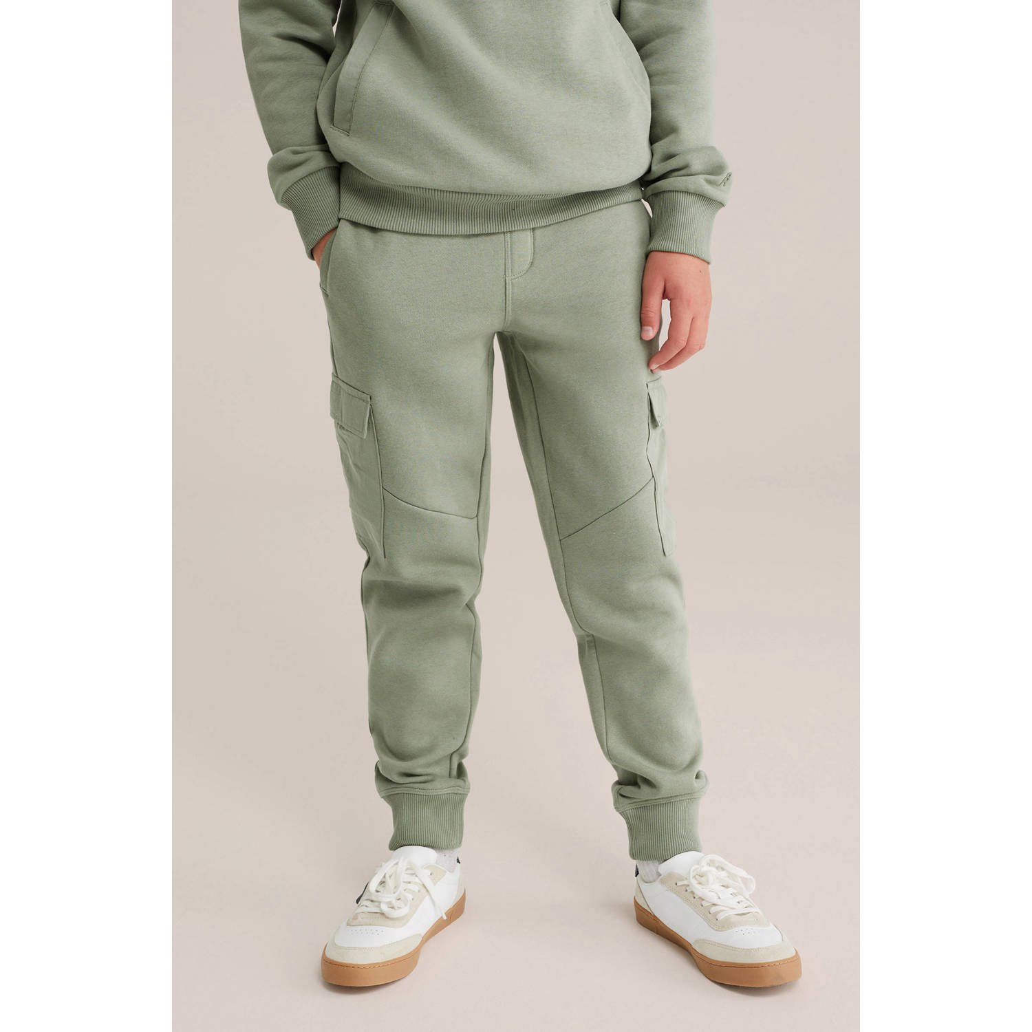 WE Fashion Blue Ridge slim cargo broek lichtgroen