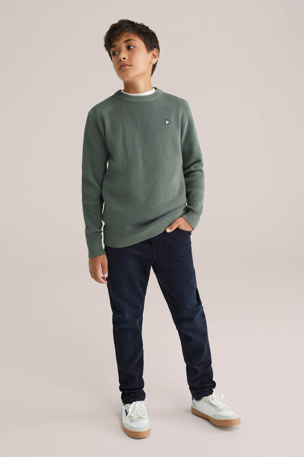 Olijfgroene jongens WE Fashion trui fijn gebreid van sweat materiaal met effen, lange mouwen en ronde hals
