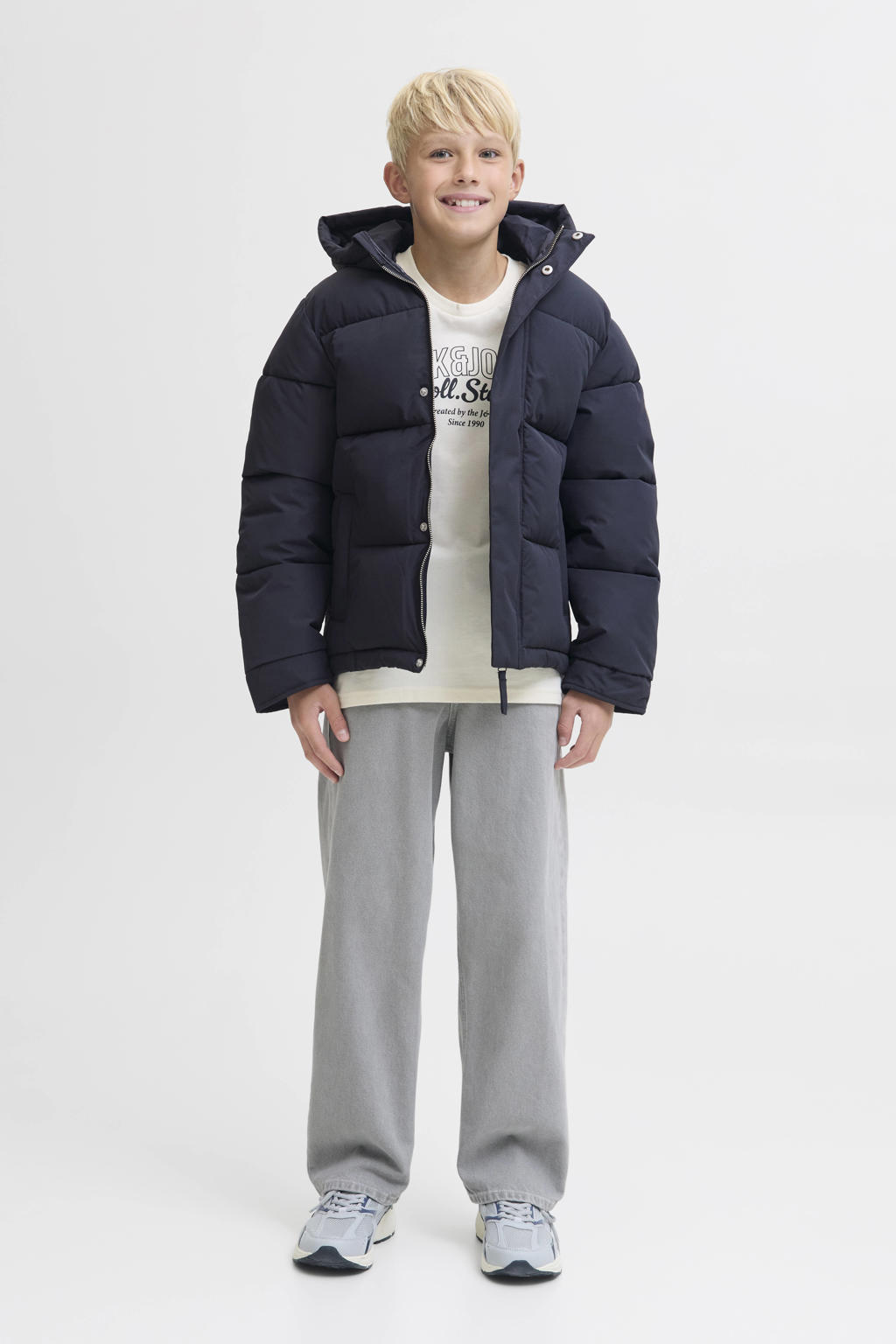 Donkerblauwe jongens JACK & JONES JUNIOR gewatteerde jas van polyester met effen, lange mouwen, capuchon, rits- en drukknoopsluiting en gebreide details