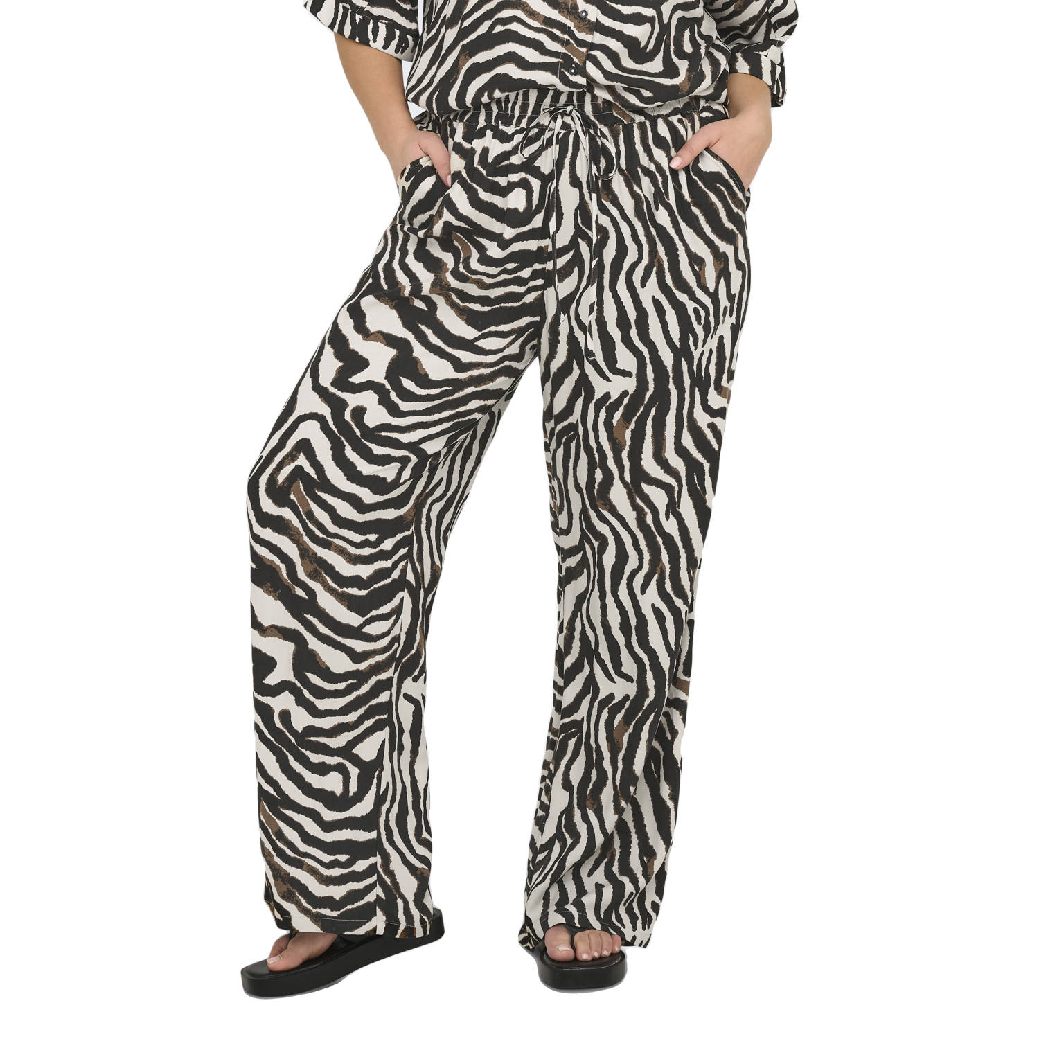 ONLY CARMAKOMA wide leg regular waist broek bruin