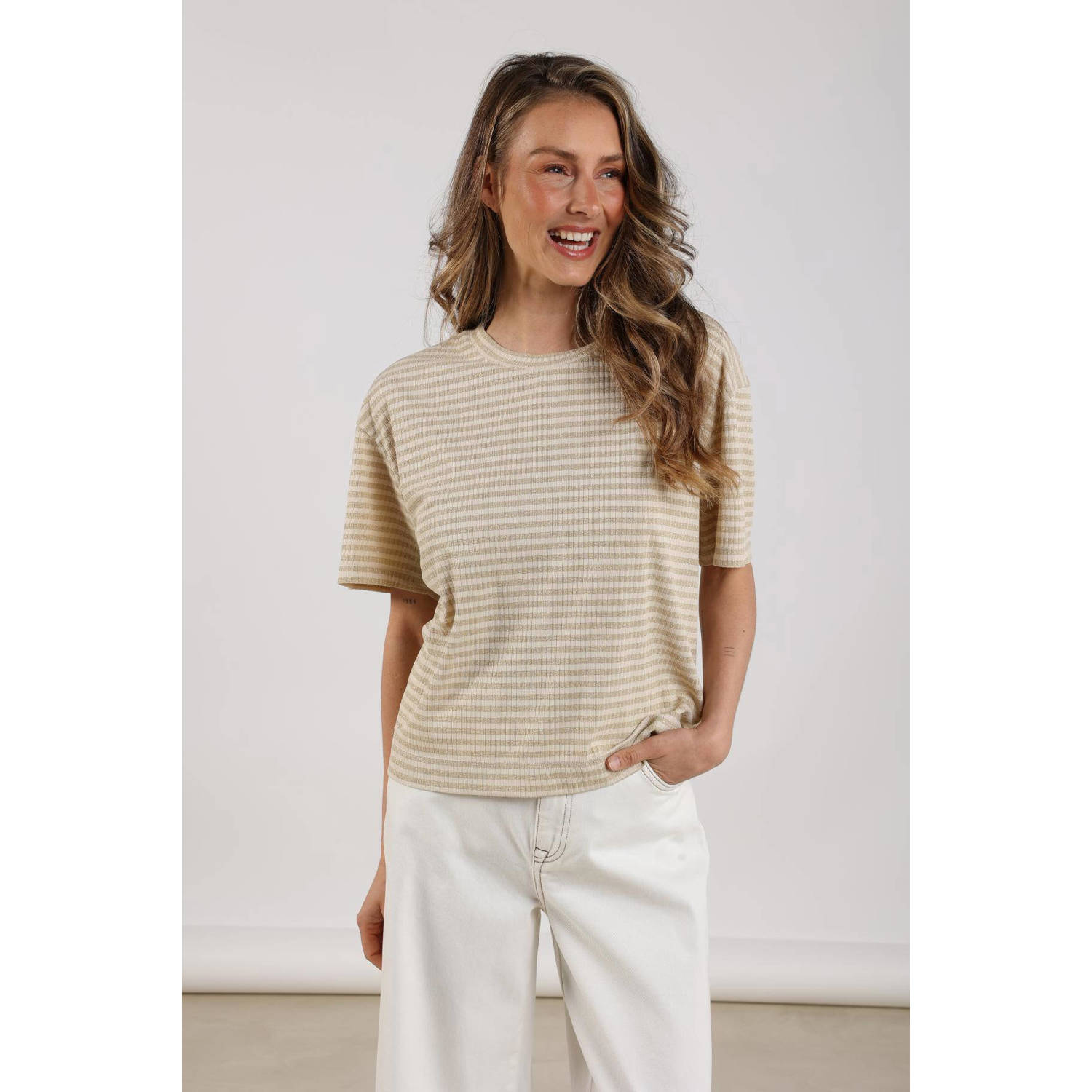 NUKUS T-shirt gestreept goud zand