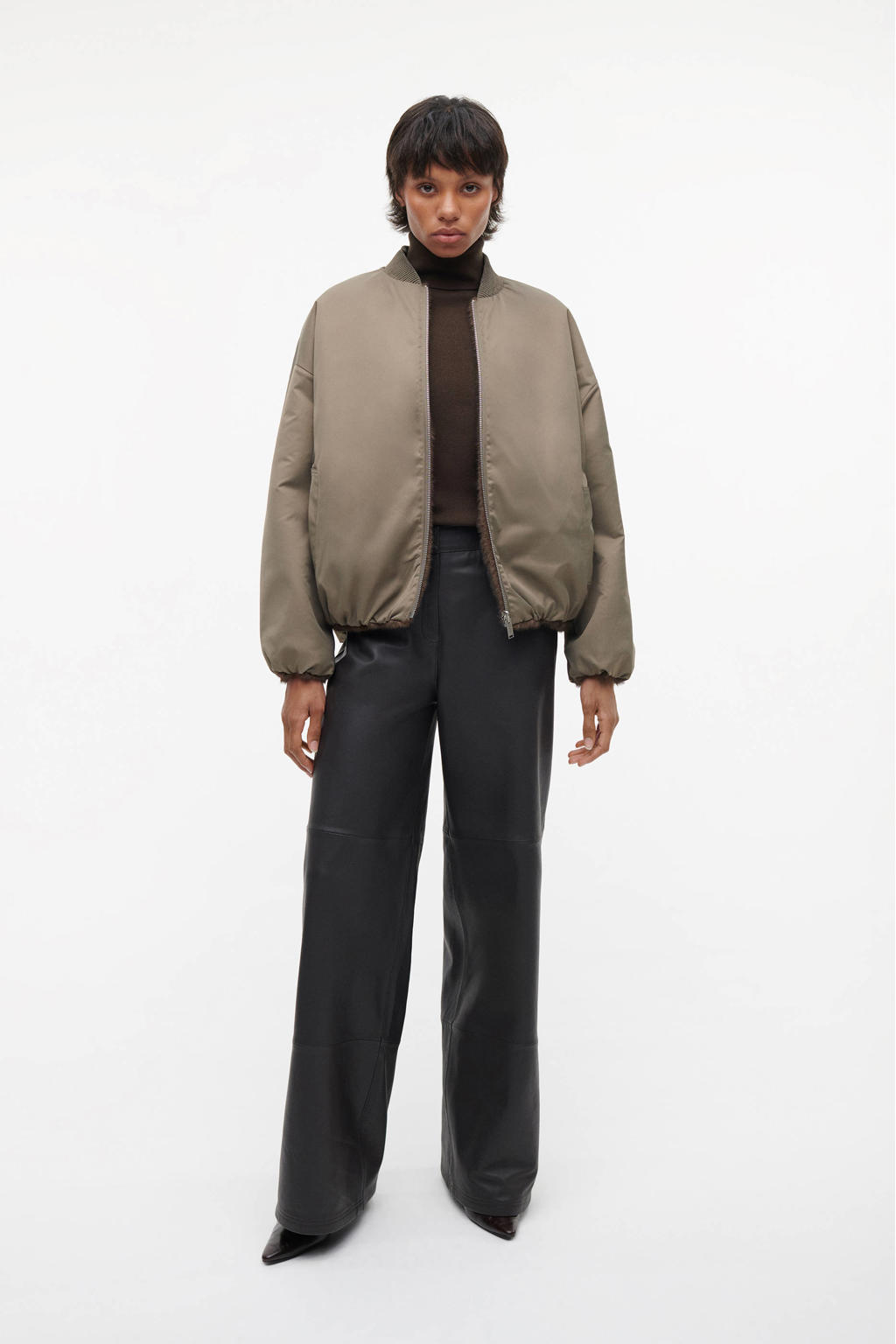 Bruine dames Studio AR by ARMA bomberjack van polyester met effen, lange mouwen, ronde hals en ritssluiting