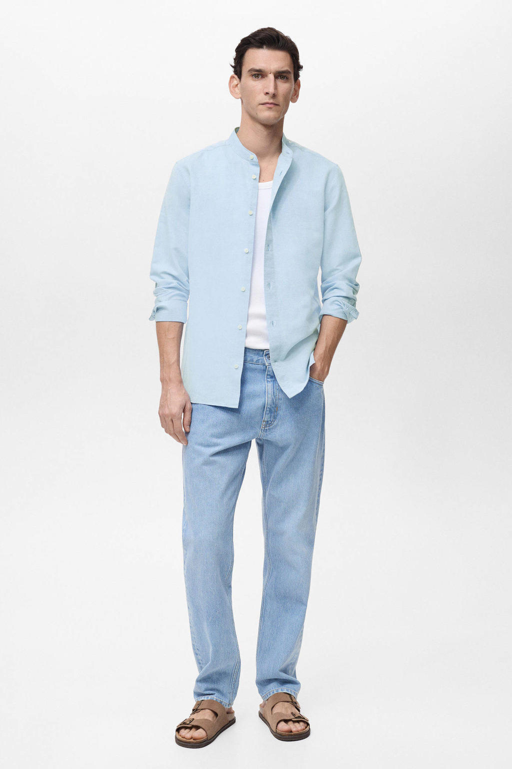 Lichtblauwe heren Mango Man linnen casual overhemd met effen, lange mouwen, mao kraag en knoopsluiting