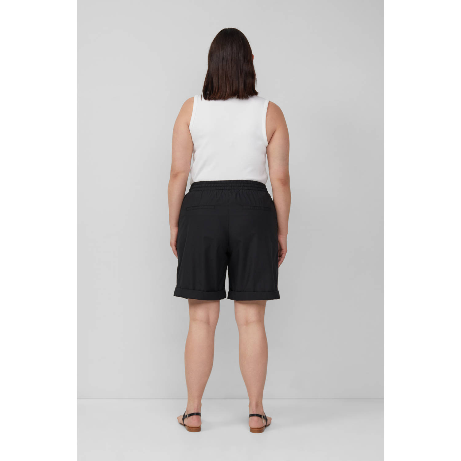 s.Oliver Curve straight regular waist casual short zwart