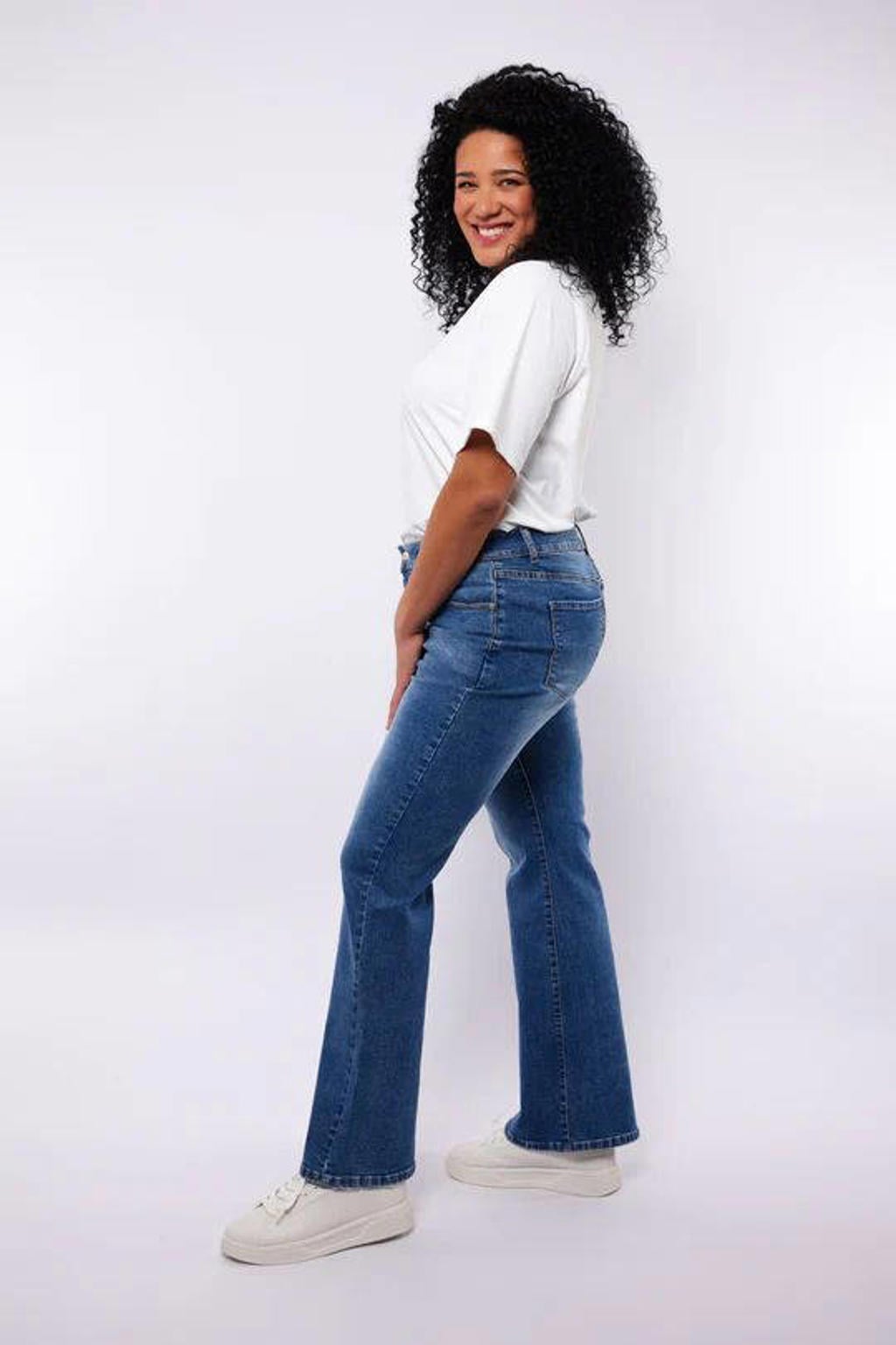 Dark blue denim dames Exxcellent flared jeans dark blue van denim met rits- en knoopsluiting en effen