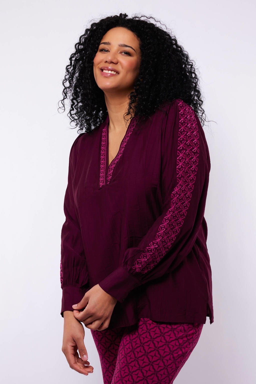 Donkerrood en roze dames Exxcellent top van rayon met effen, lange mouwen en V-hals