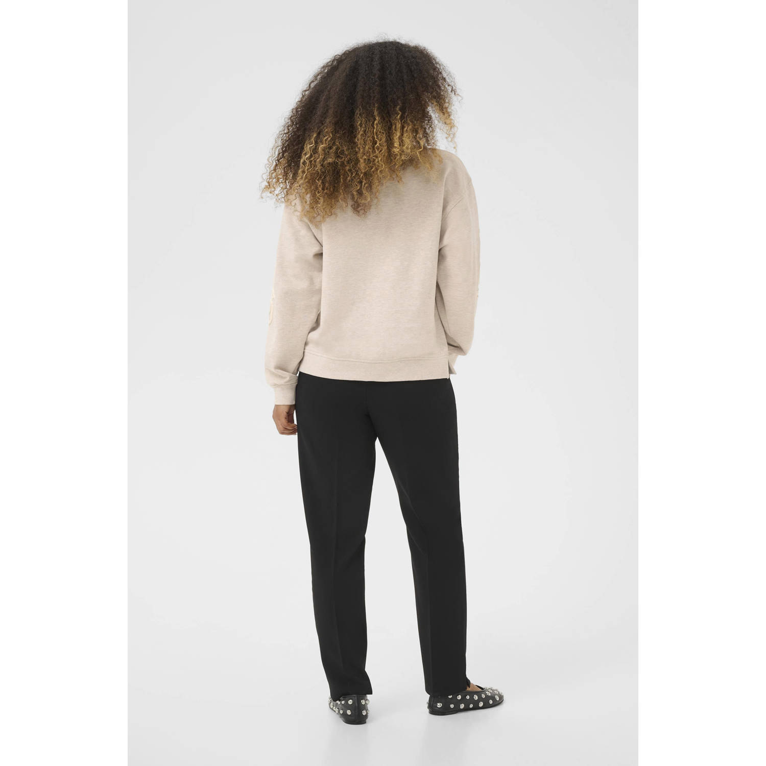 Cream sweater crème