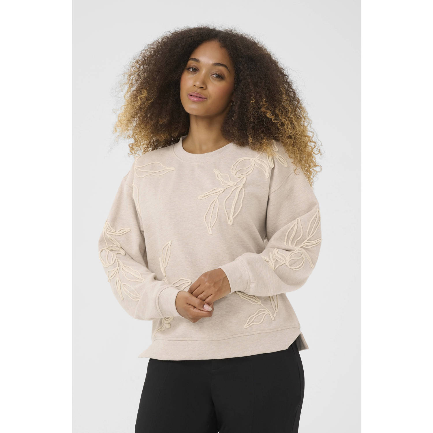 Cream sweater crème