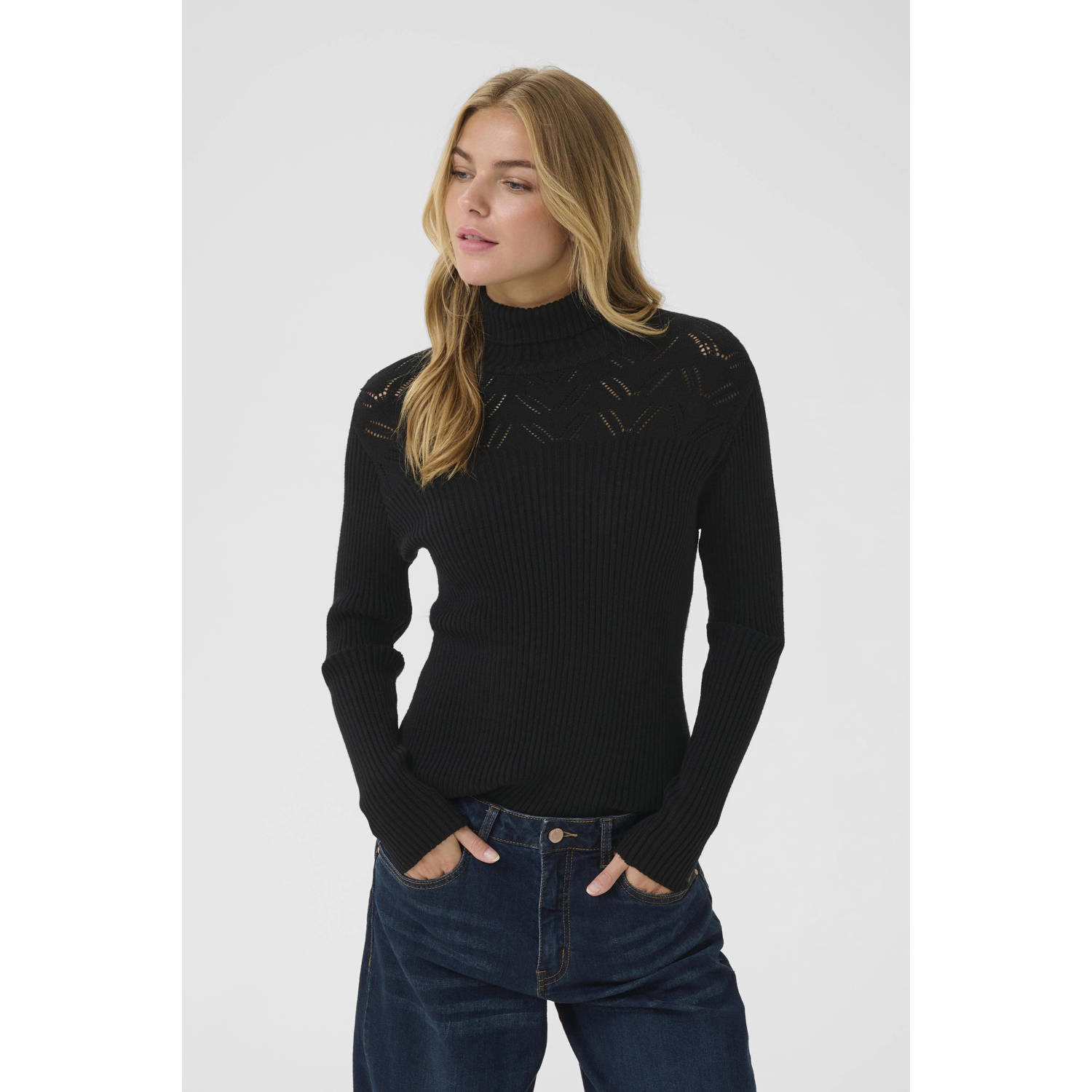 Cream top met col zwart gebreid