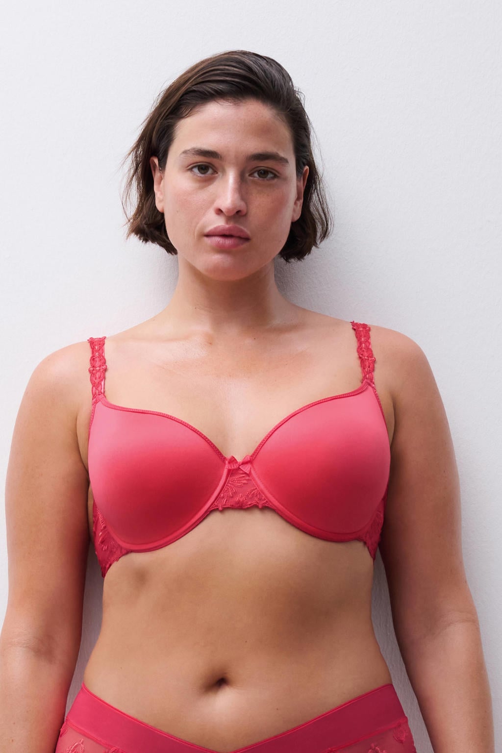 Chantelle voorgevormde T-shirt-bh met beugel Champs Elysees rood