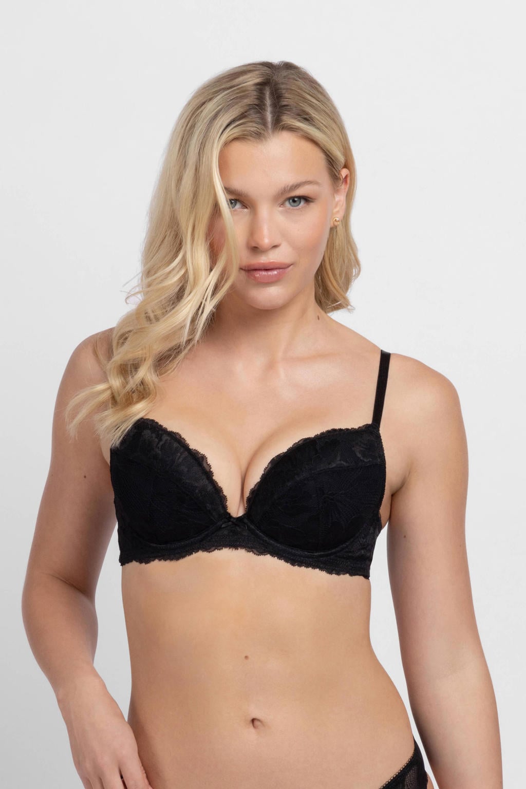 Dorina voorgevormde beugelbh Perfect Lace zwart