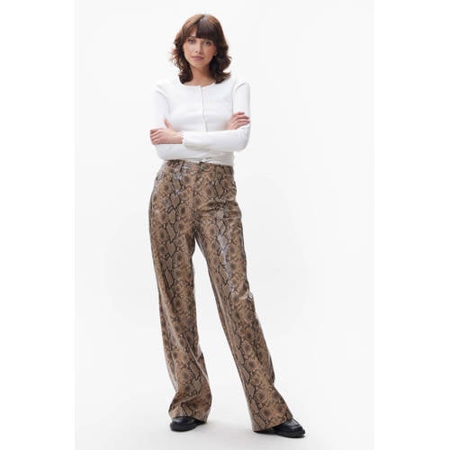 Catwalk Junkie imitatieleren wide leg regular waist casual broek bruin afbeelding