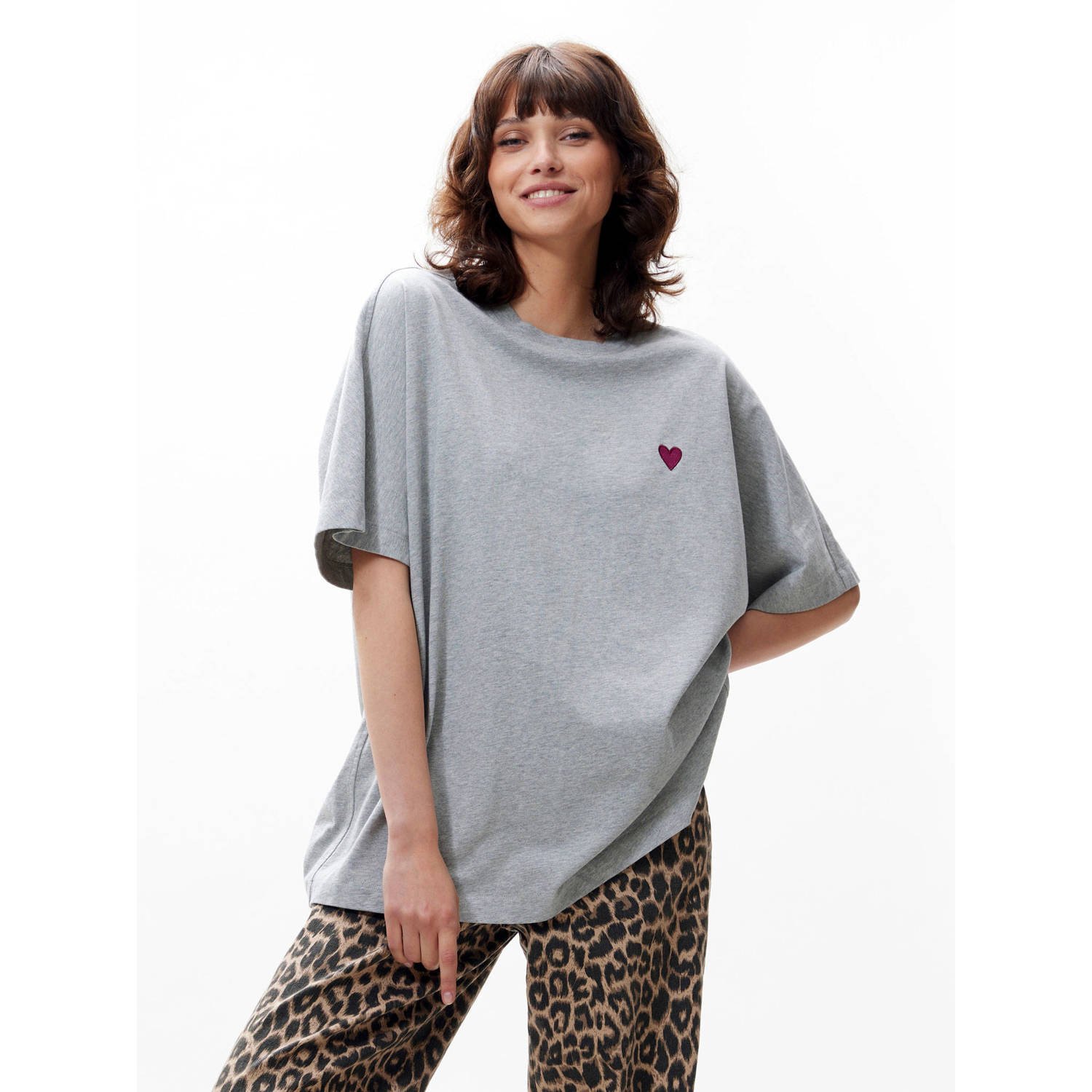 CATWALK JUNKIE Dames Tops & T-shirts Oversized Graphic Tshirt Grijs