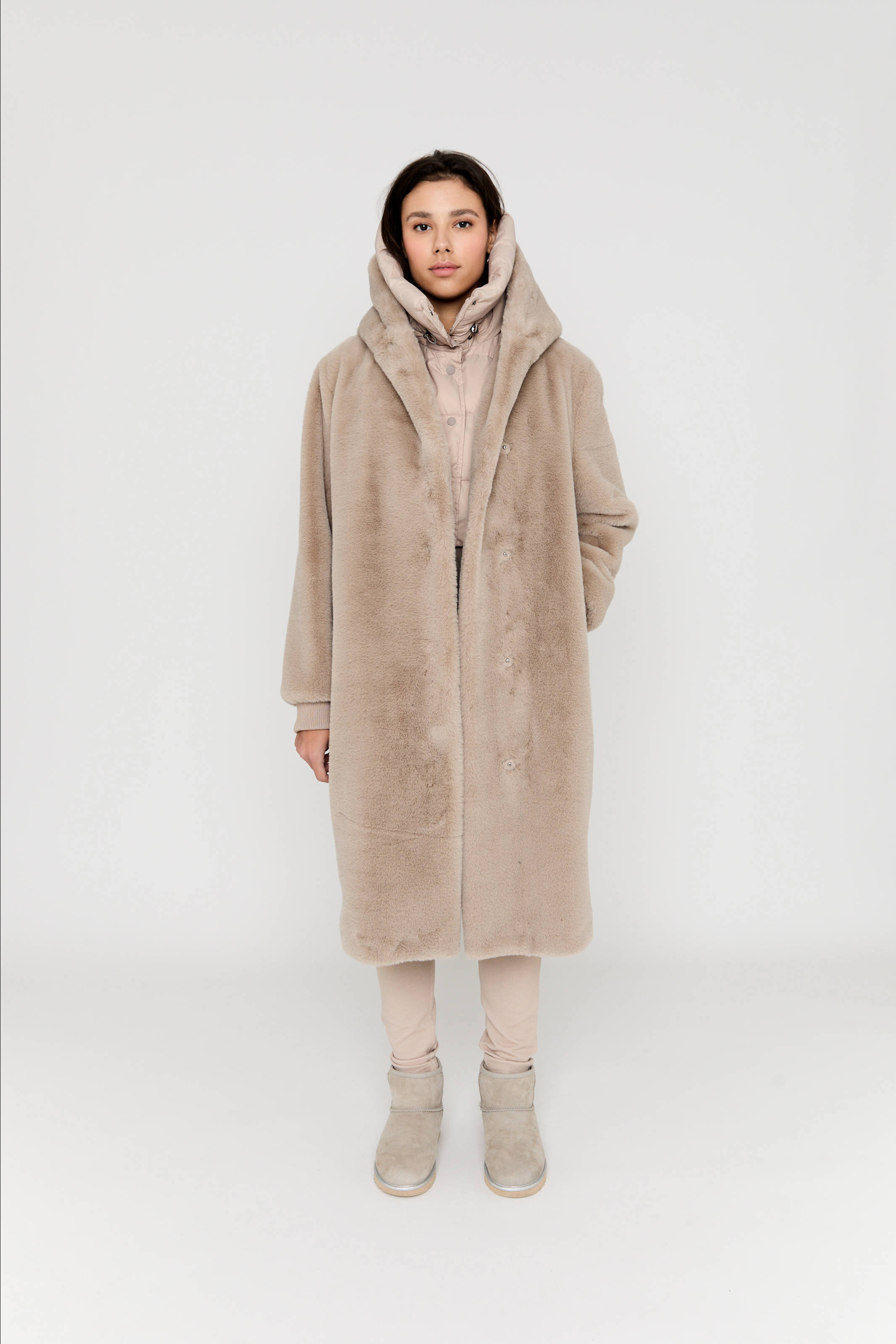 ぷー moscow-faux-fur-jas-taupe-