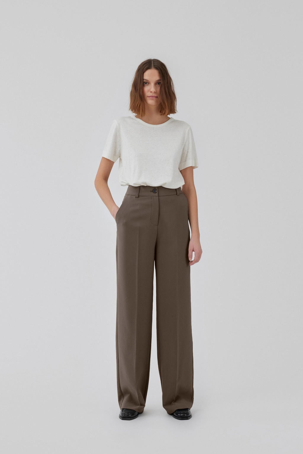 Bruine dames Modström straight high waist broek van polyester met rits- en knoopsluiting en effen