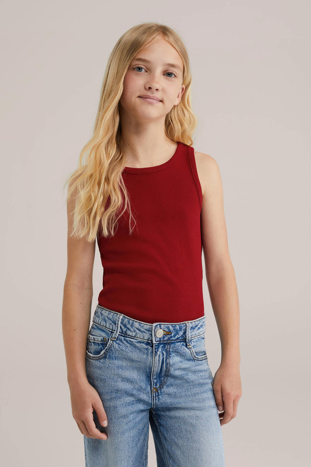 Donkerrode meisjes WE Fashion mouwloze top rib gebreid met effen en ronde hals