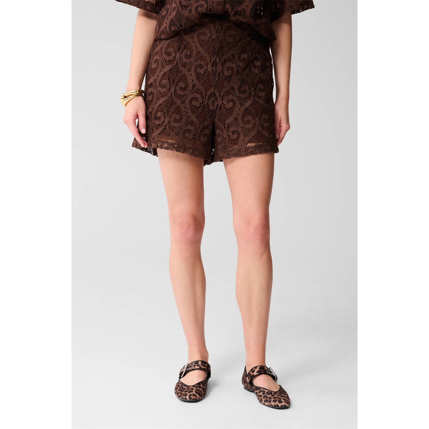 Shoeby kanten regular high waist casual short donkerbruin