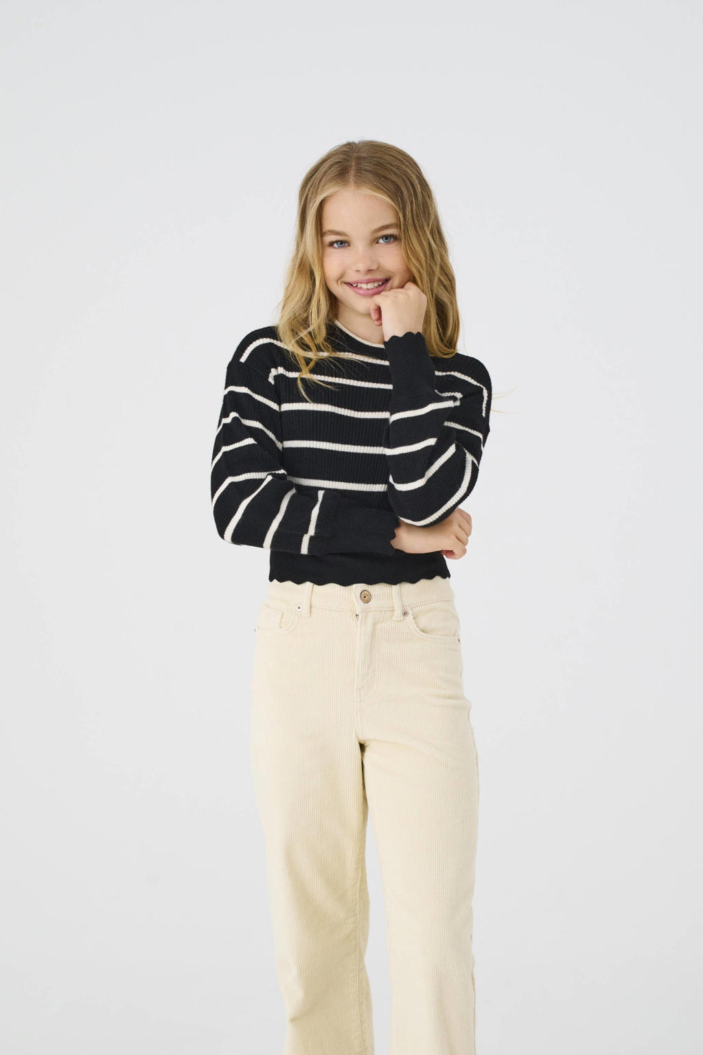 Zwart en witte meisjes KIDS ONLY GIRL trui fijn gebreid van viscose met strepenprint, lange mouwen en ronde hals