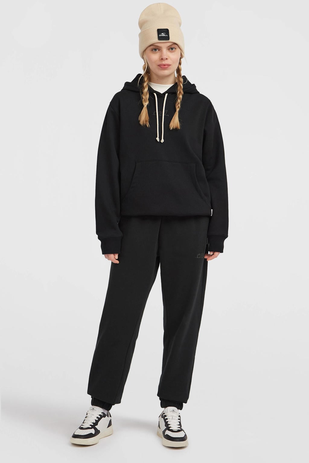 Zwarte dames O'Neill joggingbroek van sweat materiaal met straight fit, regular waist, elastische tailleband met koord en effen