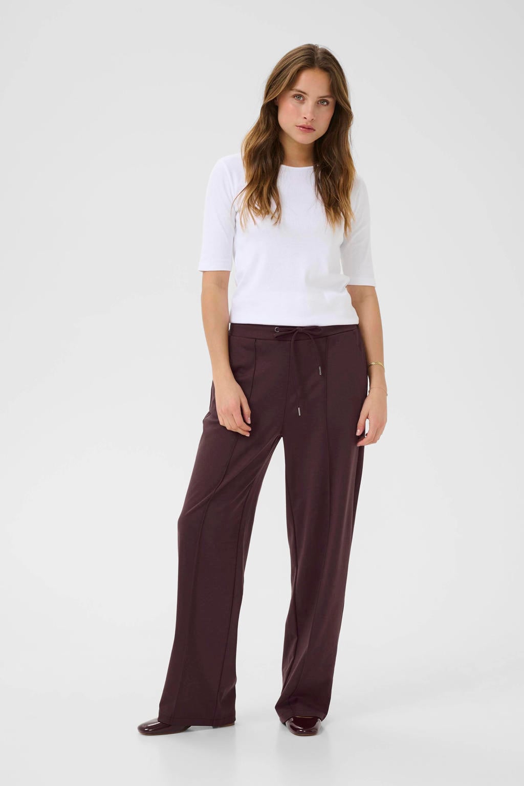 Roodbruine dames Kaffe slim regular waist broek bruin van polyester met elastische tailleband met koord en effen