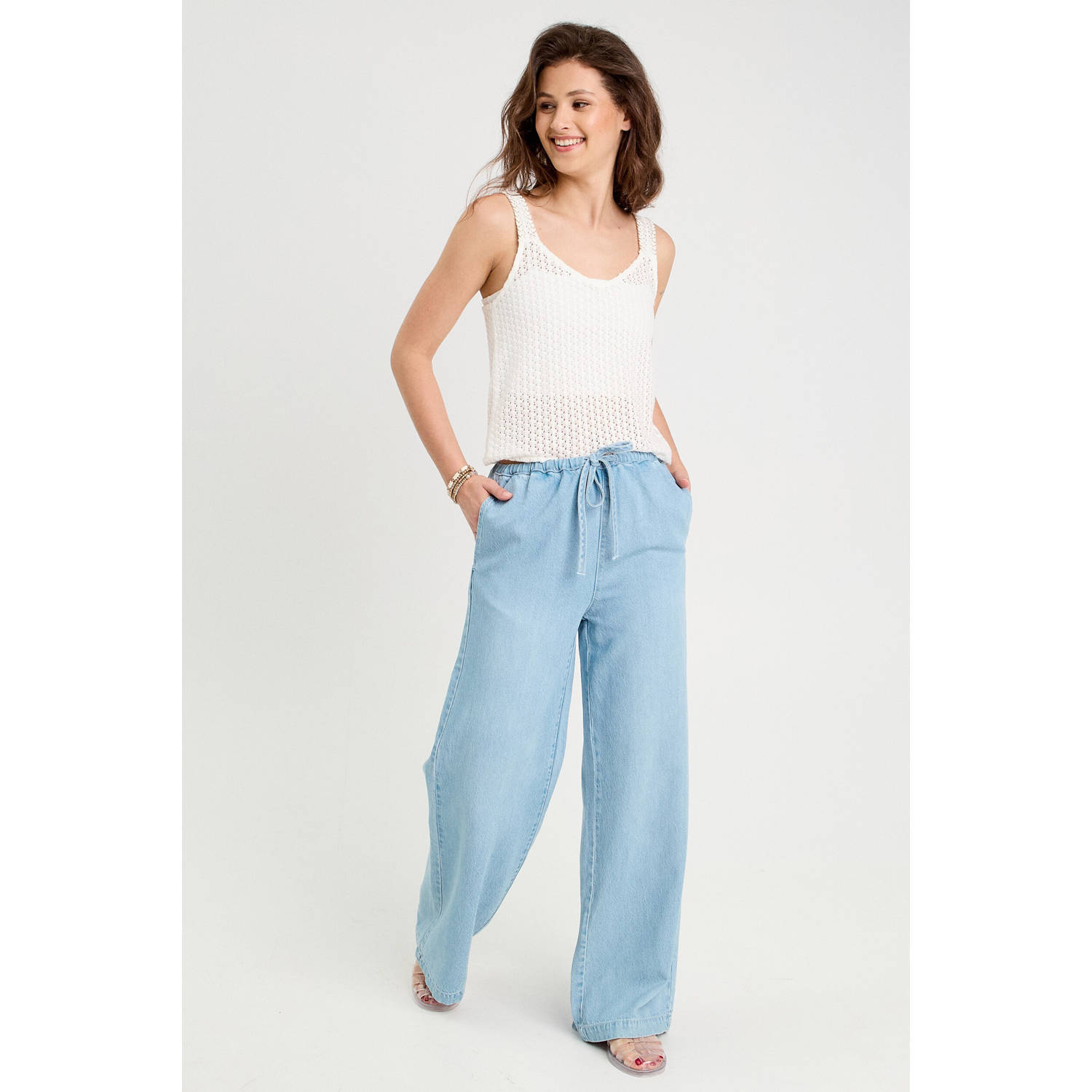 Cache top ecru crochet