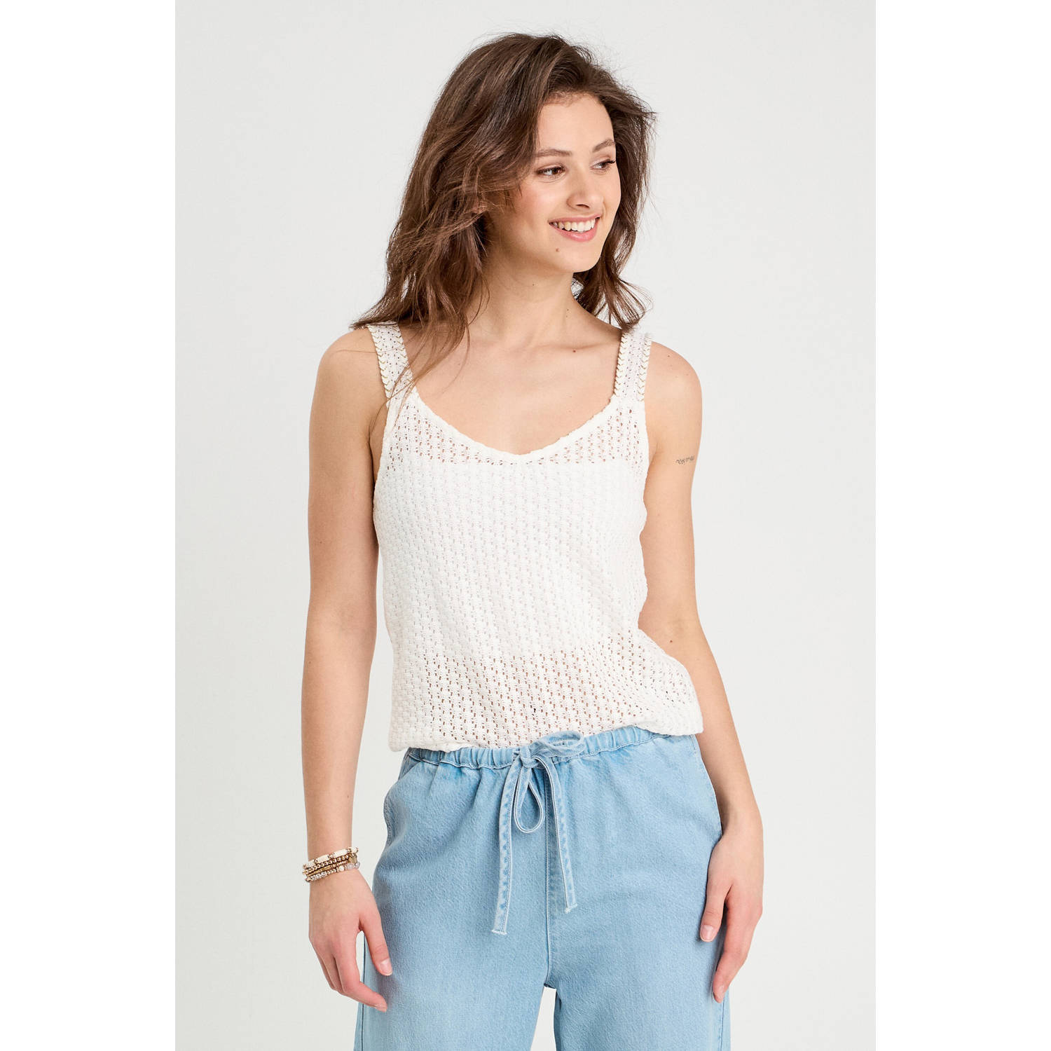 Cache top ecru crochet